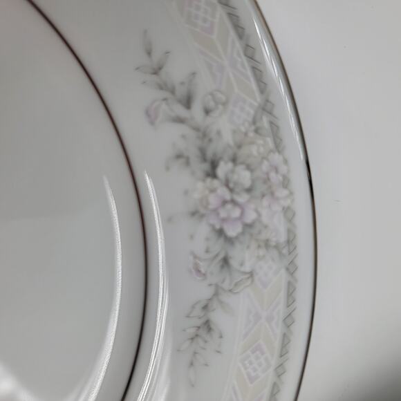 4 Noritake Sweet Leilani 3482 Salad Plates 8 3/8" Gray Pink Roses Platinum Trim - Picture 7 of 9